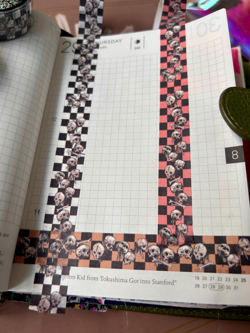 Checkboard skulls vertical design base colour 15mm