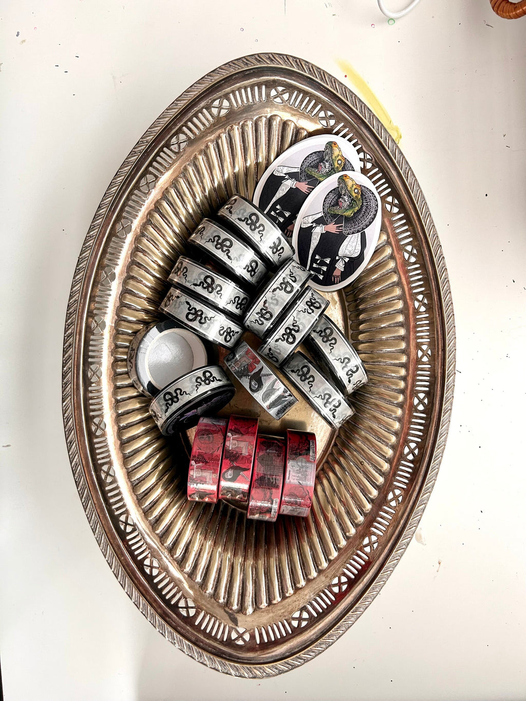 Tudor dinosaur skull dress  vinyl sticker pack of 1. With MATT effect vinyl.