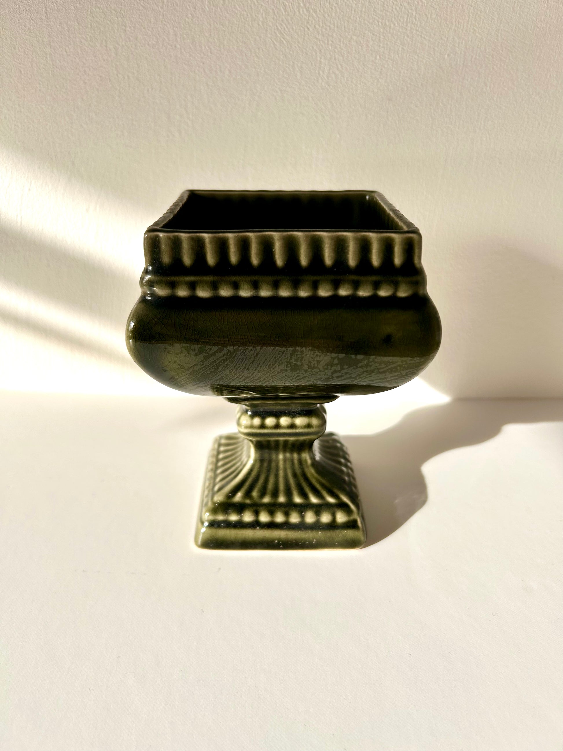 Emerald green short vase