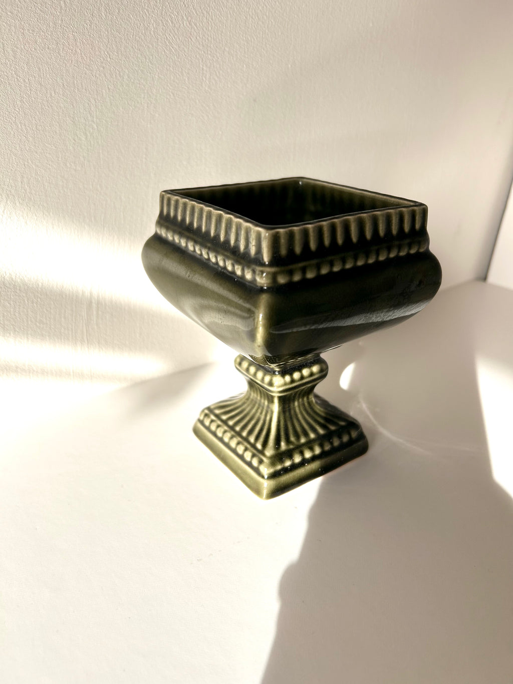 Emerald green short vase