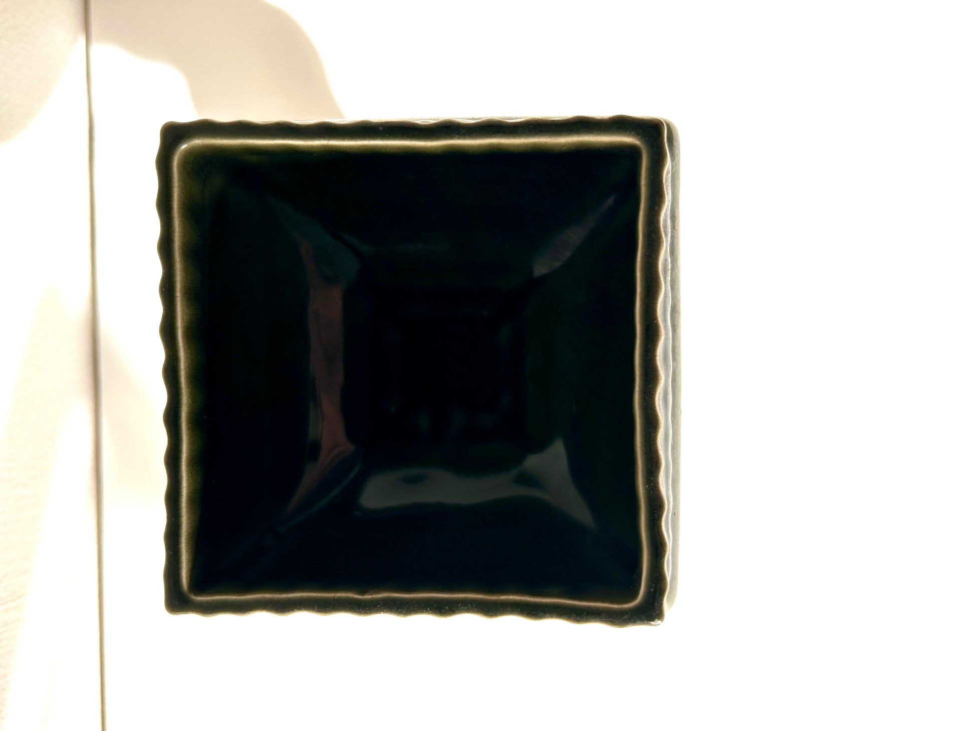 Emerald green short vase