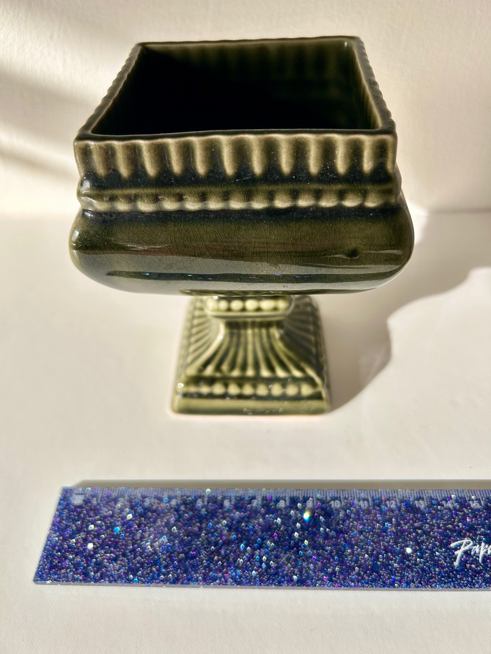 Emerald green short vase