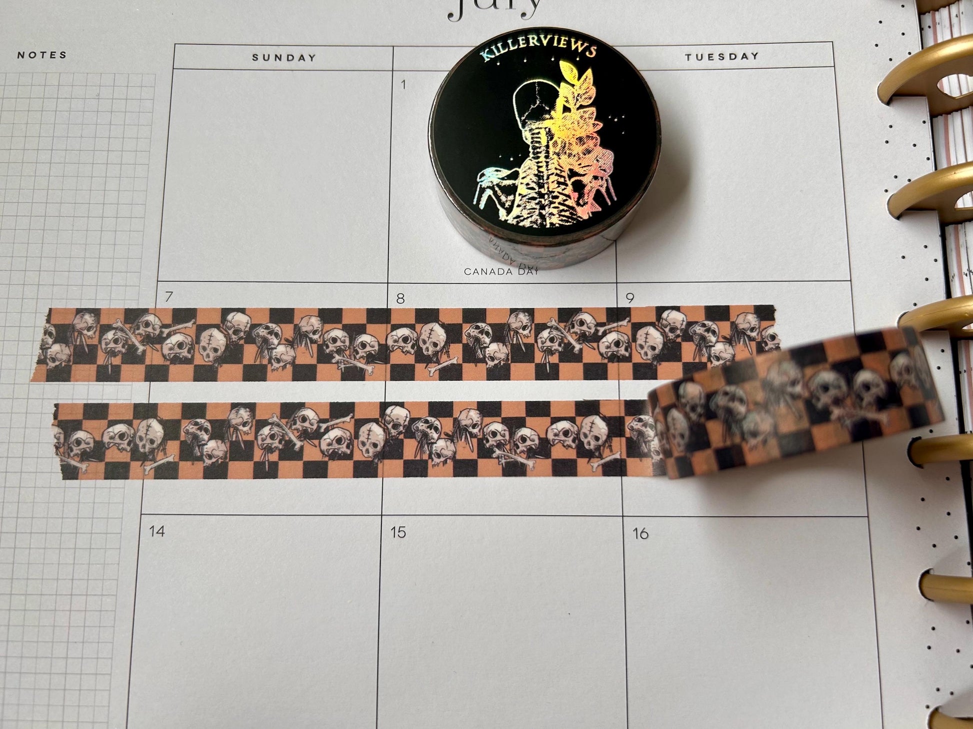 Checkboard skulls horizontal dark yellow kinda beige base colour 15mm